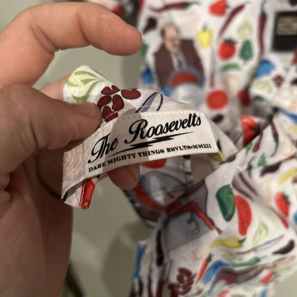 RSVLTS The Office Shirt Small Kunuflex Kevins Famous Chili Malone Family Recipe - Picture 4 of 8